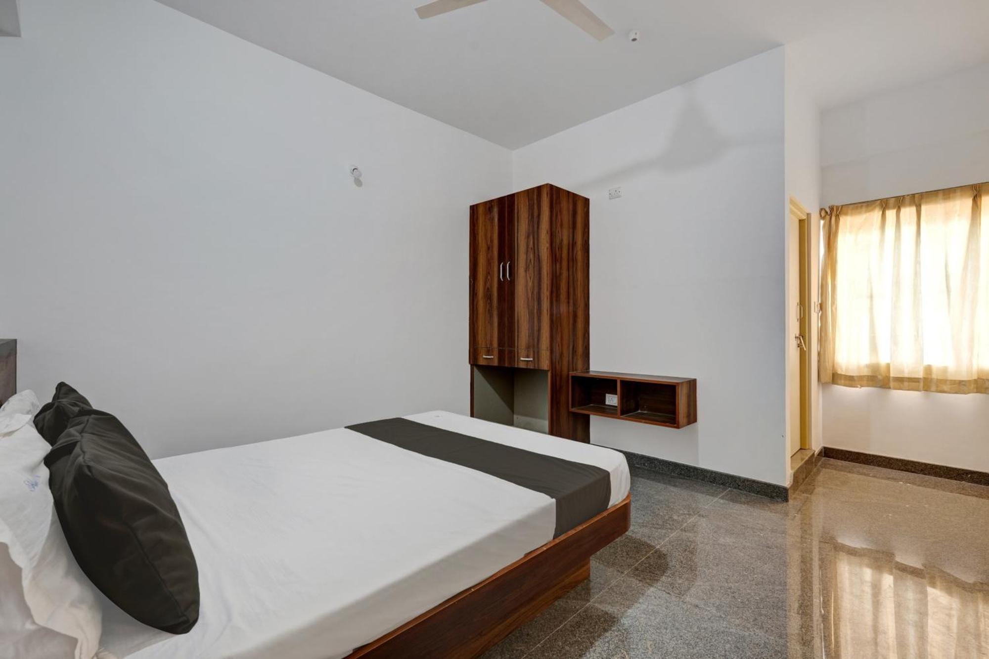 Oyo Hotel Bungalow Inn Lodging & Boarding バンガロール エクステリア 写真