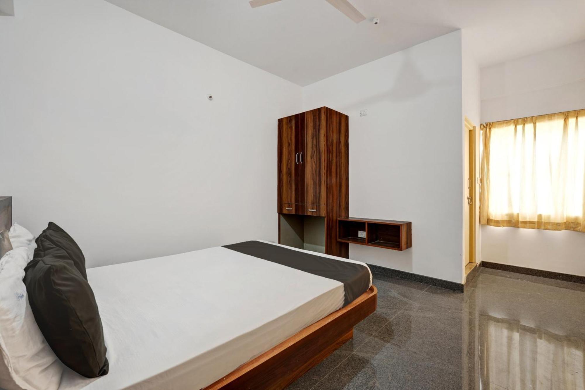 Oyo Hotel Bungalow Inn Lodging & Boarding バンガロール エクステリア 写真